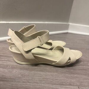 Camper beige sandals